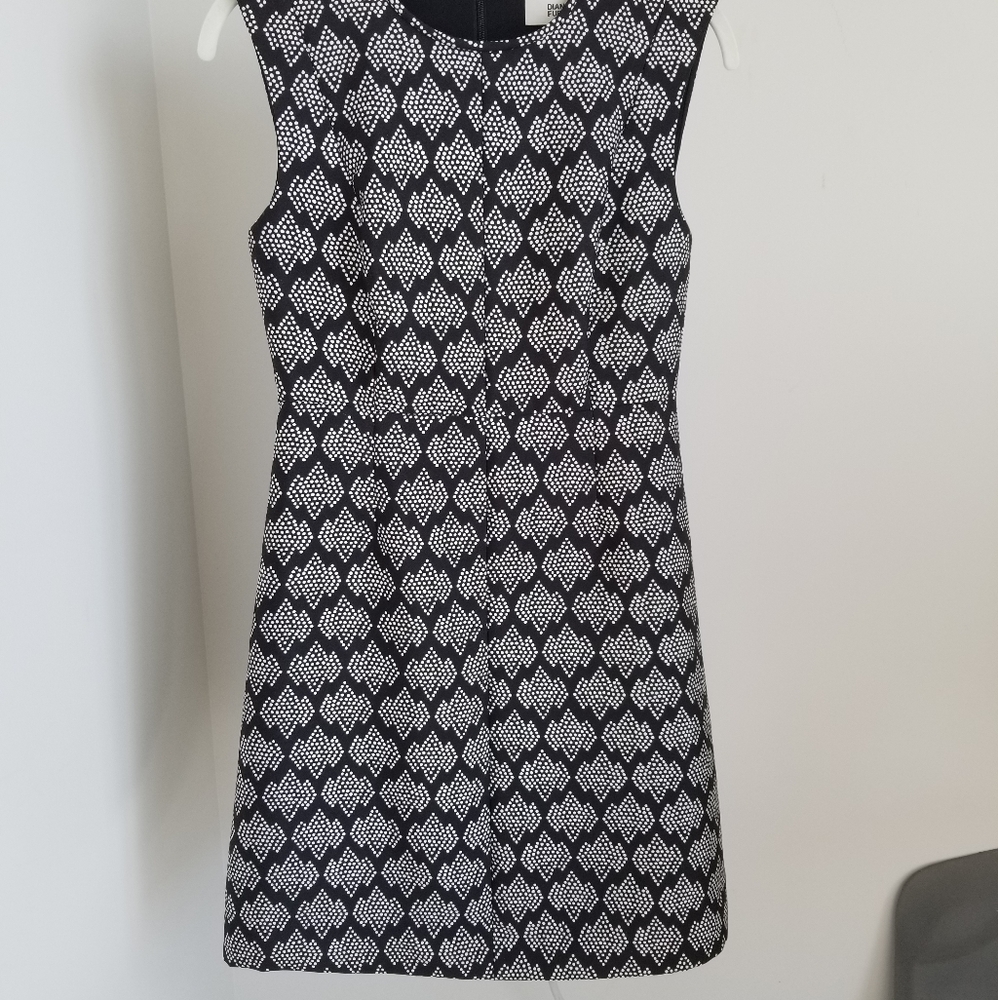 DVF LIKE NEW Madyson Shift Dress